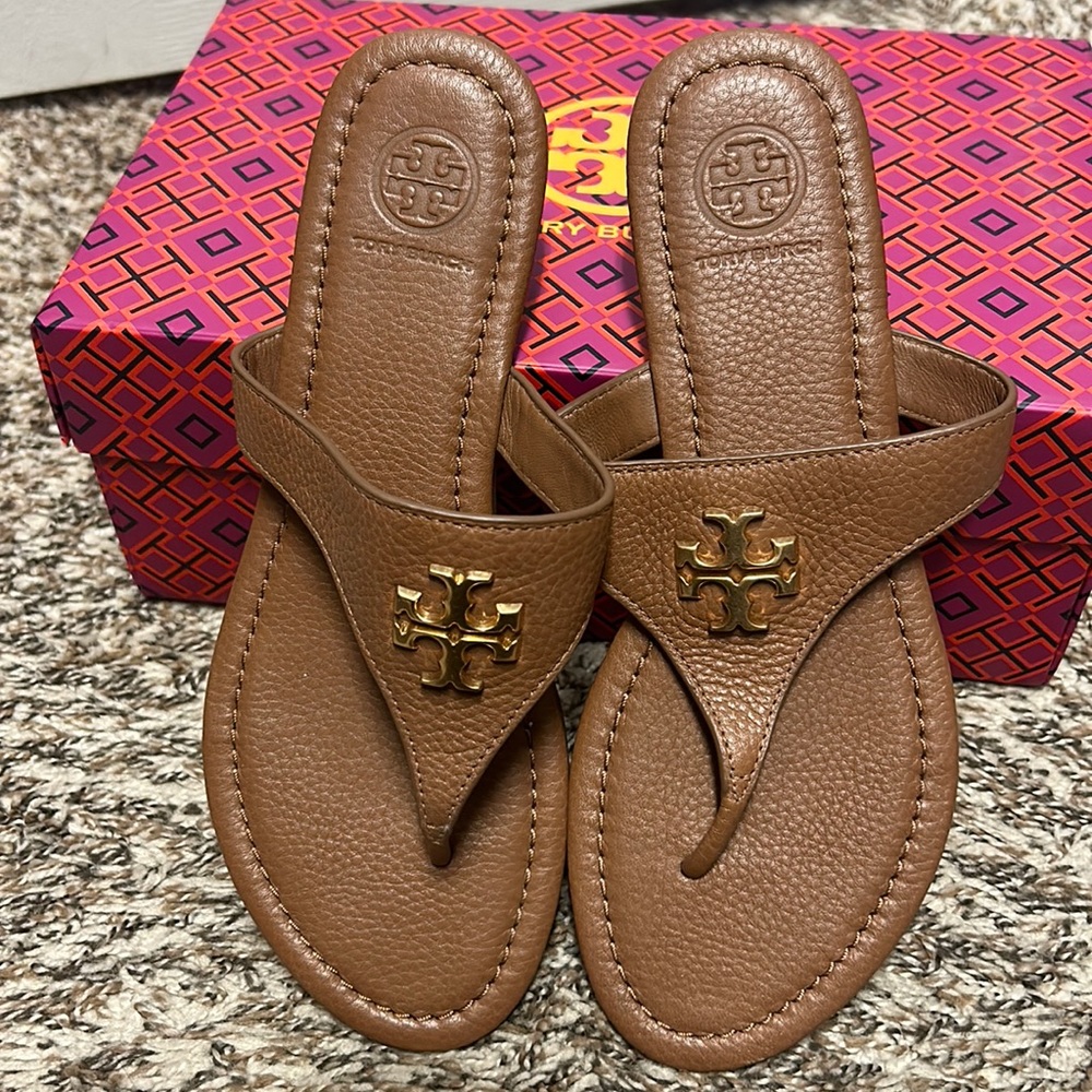 Tan Tory Burch shoe